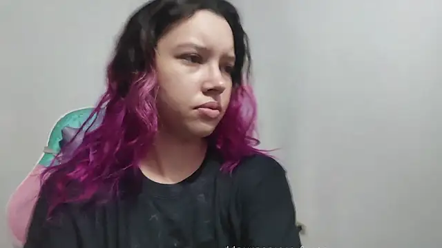 Snapshot of WandaDoll chatting on 12-03-25, 12:04 WandaDoll online show from 12-03-25, 12:04