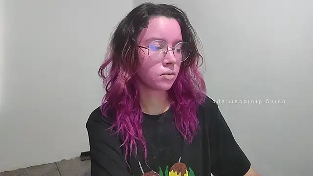 Snapshot of WandaDoll chatting on 12-16-25, 12:09 WandaDoll online show from 12-16-25, 12:09