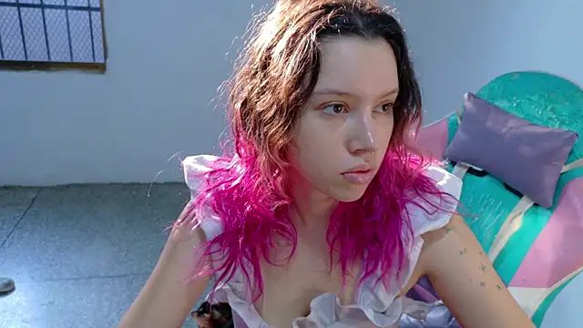 Snapshot of WandaDoll chatting on 01-15-26, 12:08 WandaDoll online show from 01-15-26, 12:08