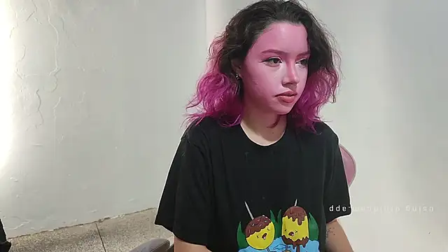 Snapshot of WandaDoll chatting on 11-28-25, 12:16 WandaDoll online show from 11-28-25, 12:16