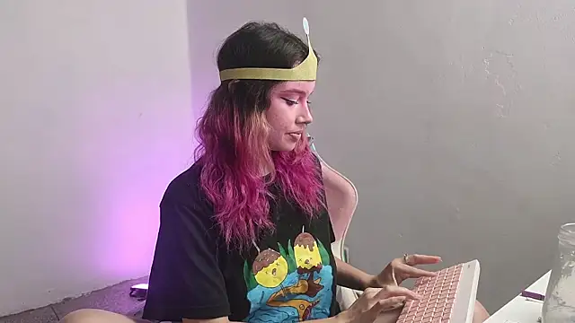 Snapshot of WandaDoll chatting on 01-05-26, 05:27 WandaDoll online show from 01-05-26, 05:27