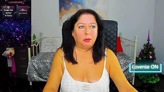 Julia Dean online show from 12-15-25, 01:06