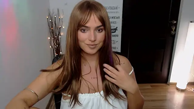 ChloeJewel1 online show from 11-06-25, 12:53