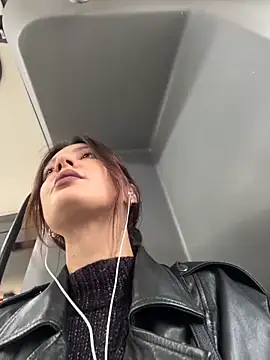 Snapshot of BabeRainbow chatting on 09-18-25, 10:07 BabeRainbow online show from 09-18-25, 10:07