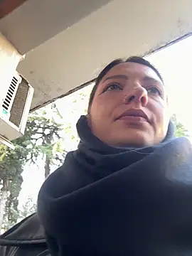 Snapshot of BabeRainbow chatting on 02-07-25, 09:05 BabeRainbow online show from 02-07-25, 09:05