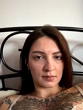 Snapshot of BabeRainbow chatting on 10-19-25, 11:57 BabeRainbow online show from 10-19-25, 11:57