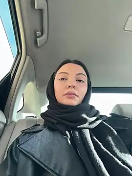 Snapshot of BabeRainbow chatting on 12-29-24, 10:45 BabeRainbow online show from 12-29-24, 10:45