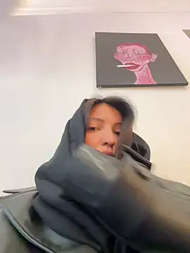 Snapshot of BabeRainbow chatting on 02-12-25, 09:10 BabeRainbow online show from 02-12-25, 09:10