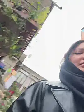 Snapshot of BabeRainbow chatting on 12-30-24, 11:48 BabeRainbow online show from 12-30-24, 11:48