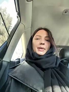 Snapshot of BabeRainbow chatting on 01-04-25, 10:16 BabeRainbow online show from 01-04-25, 10:16