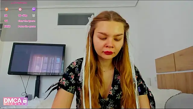 Molly sweetie online show from 05-13-26, 06:31