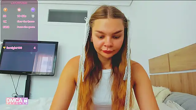 Molly sweetie online show from 05-27-26, 06:32