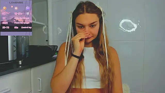 Molly sweetie online show from 06-18-26, 06:45
