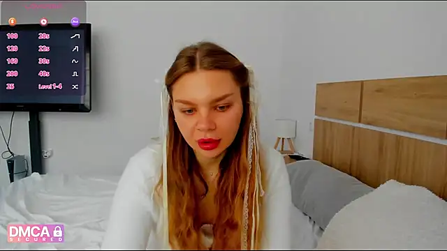 Molly sweetie online show from 04-13-26, 06:28