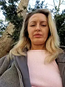 Miss    Mia  online show from 03-21-25, 11:12