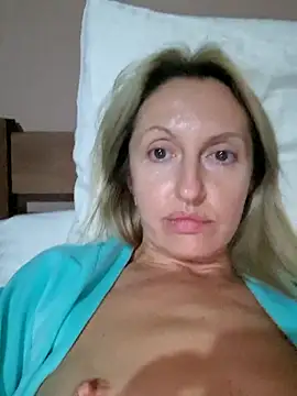 Miss    Mia  online show from 09-24-25, 04:13