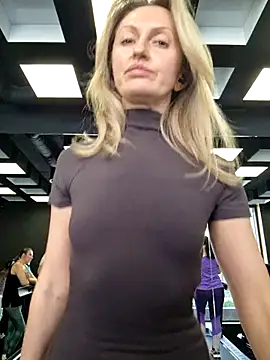 Miss    Mia  online show from 02-26-25, 12:05