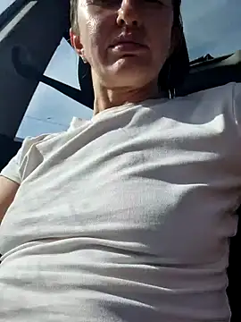 Miss    Mia  online show from 09-17-25, 11:01