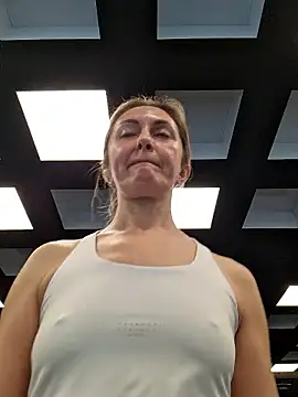 Miss    Mia  online show from 01-14-26, 11:25