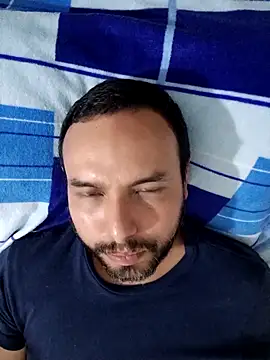 Snapshot of ElSunEagle chatting on 01-16-25, 05:11 ElSunEagle online show from 01-16-25, 05:11