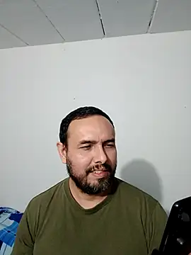 Snapshot of ElSunEagle chatting on 10-18-25, 04:47 ElSunEagle online show from 10-18-25, 04:47