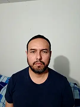 Snapshot of ElSunEagle chatting on 10-09-25, 03:51 ElSunEagle online show from 10-09-25, 03:51
