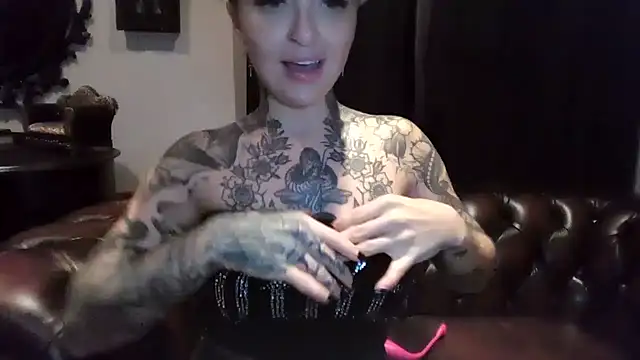 Rubyrichhxo online show from 12-21-25, 07:37