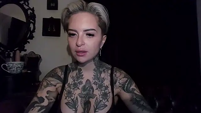 Rubyrichhxo online show from 12-20-25, 05:27
