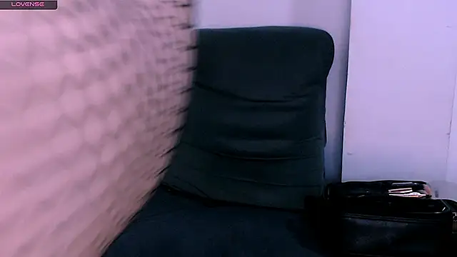 sofi-rojas1 online show from 03-28-26, 07:15