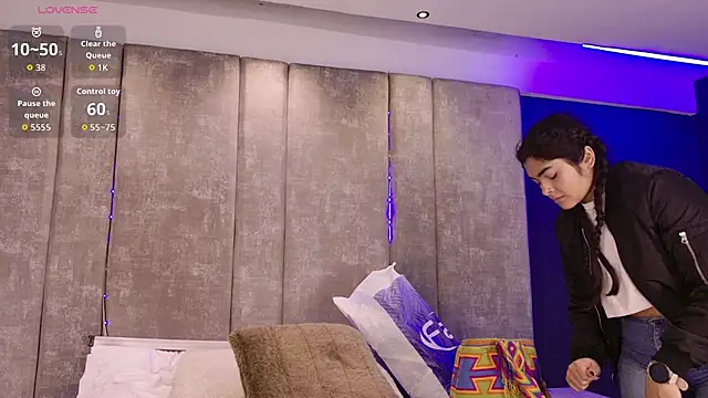 GiselOrtiz online show from 11-19-25, 10:59