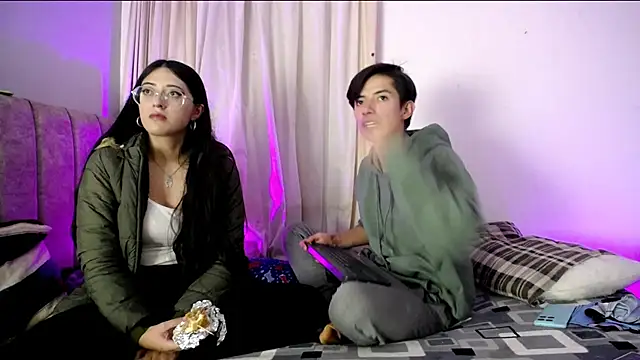 Pinkandyellowpokemon online show from 12-19-25, 04:38