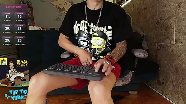 Snapshot of rogert_xx chatting on 02-13-26, 01:05 rogert xx online show from 02-13-26, 01:05