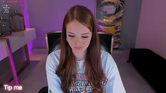 CorinneRusso online show from 09-24-25, 04:08