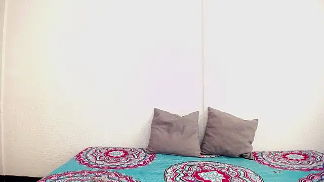 Snapshot of _joanne_and_oliver_ chatting on 09-19-25, 04:22 joanne and oliver online show from 09-19-25, 04:22