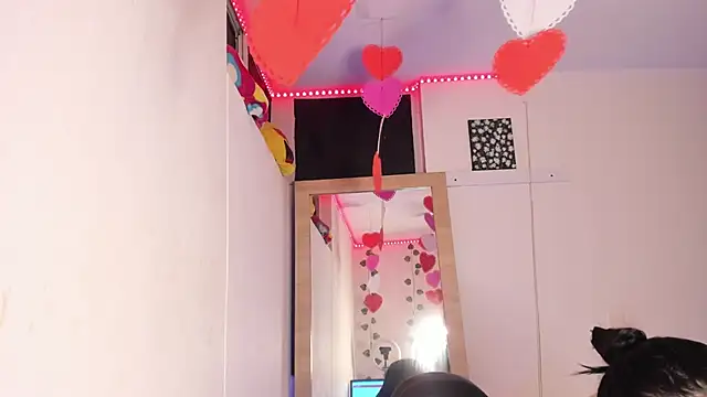 Snapshot of hellensexy chatting on 02-16-25, 10:11 hellensexy online show from 02-16-25, 10:11