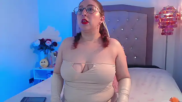 AnnadirtyXo online show from 11-17-25, 04:38