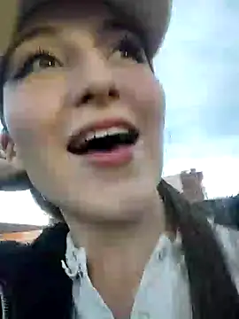 Snapshot of _Lalaa chatting on 12-22-24, 10:25 Lalaa online show from 12-22-24, 10:25