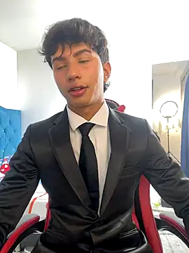 Leonarrrd 01 online show from 11-05-25, 04:54