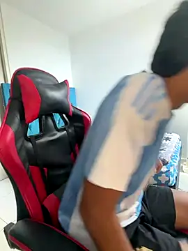 Leonarrrd 01 online show from 12-17-25, 08:14