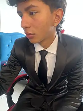 Leonarrrd 01 online show from 11-07-25, 06:23