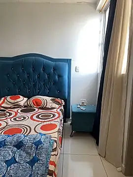 Leonarrrd 01 online show from 10-17-25, 08:21