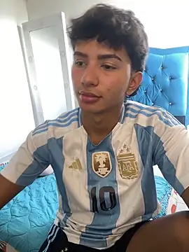 Leonarrrd 01 online show from 10-26-25, 04:40