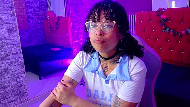 miahernadez303av online show from 02-16-26, 02:54