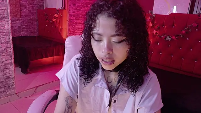 Snapshot of miahernadez303av chatting on 06-11-26, 03:14 miahernadez303av online show from 06-11-26, 03:14