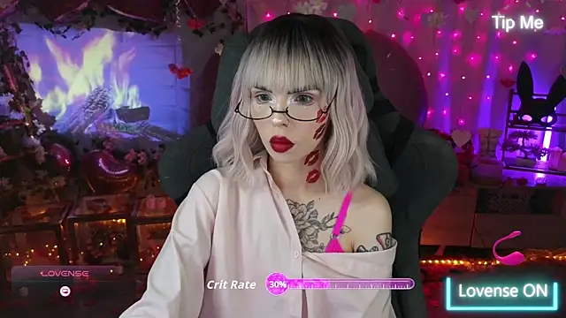 Snapshot of Kerry_Kirk chatting on 02-13-26, 07:36 Kerry Kirk online show from 02-13-26, 07:36