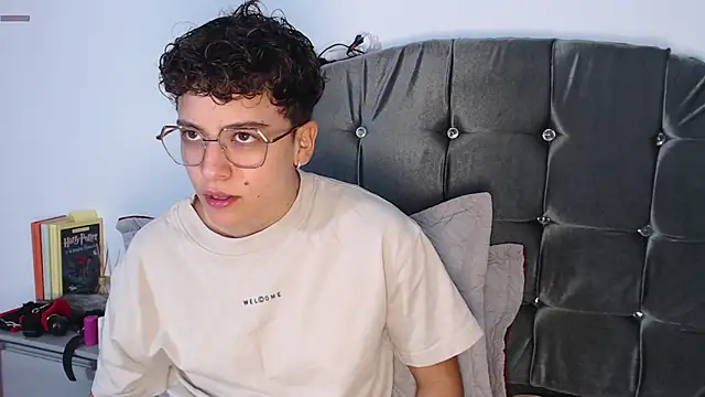 Antonella Cruz02 online show from 04-22-26, 03:13