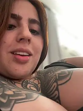 ValerieHilton online show from 09-29-25, 10:04