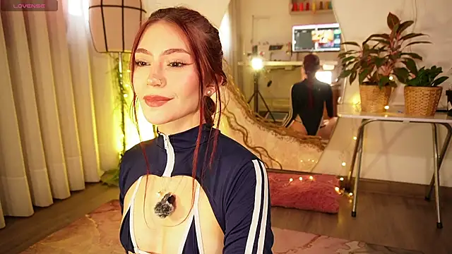 chloebritto online show from 04-22-26, 02:02