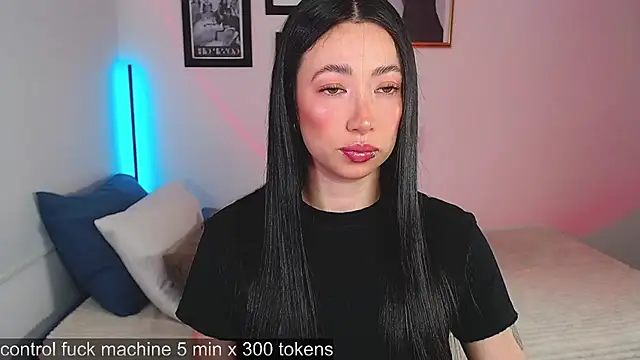 lilyy evanss online show from 02-09-25, 01:11