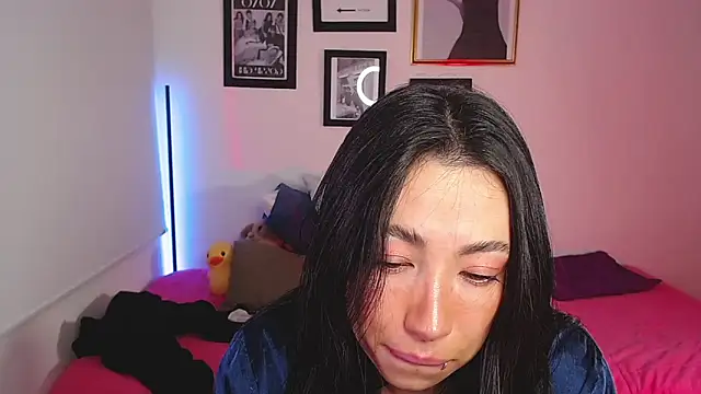 lilyy evanss online show from 02-27-25, 01:08